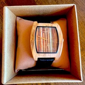 Earth Wood Goods Men’s Cedar Watch with Leather Strap